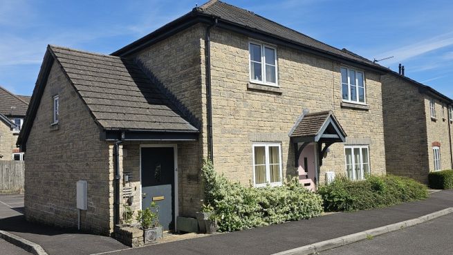 4 Lewis Close, Chilcompton